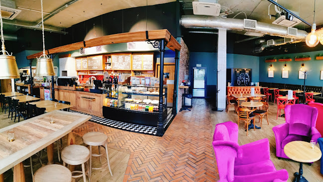 La Casa Bistro & Cafe