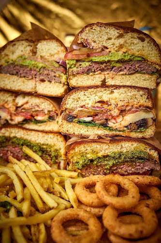 Opinii despre Street Dreams Burgers & Wings în Warszawa - Gastronomia