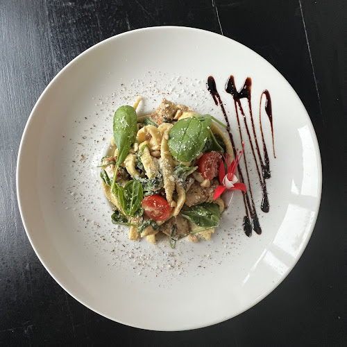 Semola Pizza i Restauracja Ursus