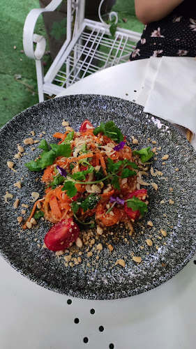 COCONUT BAR AND RESTAURANT - Gastronomia