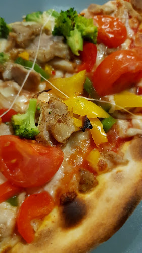 Pizza Z Klonowej - Gastronomia