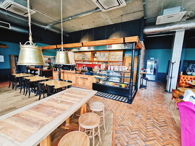 Opinii despre La Casa Bistro & Cafe în Piaseczno - Gastronomia