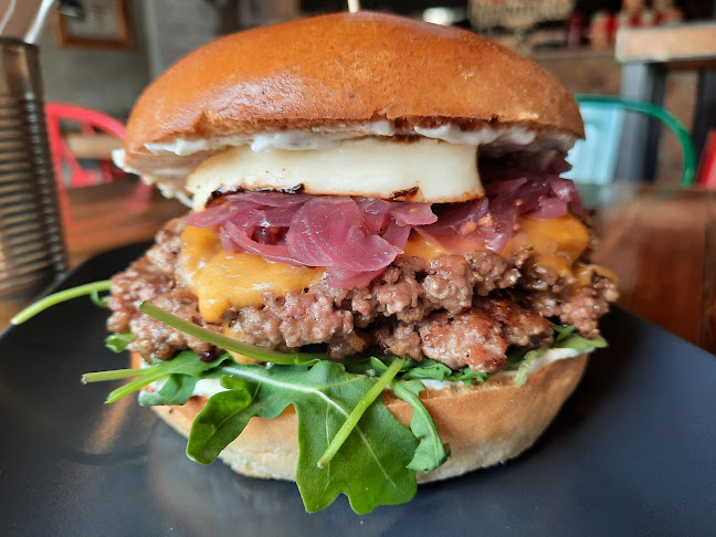 Habanero Pizza & The Burgers