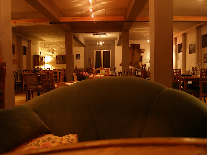 Stara Stajnia - kuchnia , wino i jazz