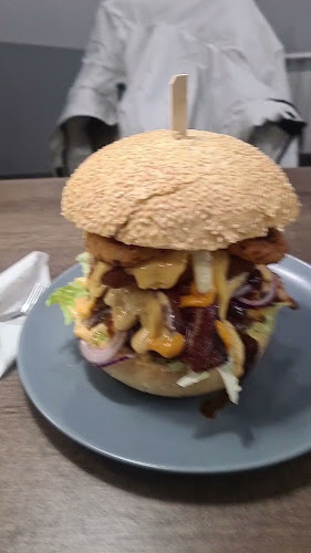 Opinii despre Restauracja Zasolony Burger & More în Oświęcim - Gastronomia