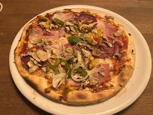 Casa Nostra Ristorante e Pizzeria - Gastronomia