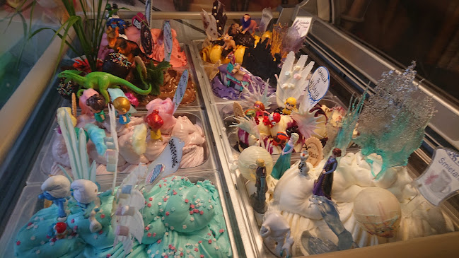 Lody, gofry, rurki z kremem