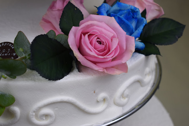 Ozdowscy T.D.J. Zakład piekarniczo - cukierniczy - Gastronomia