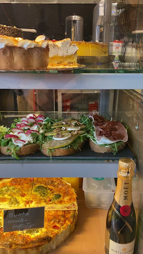 Opinii despre Petit Paris Stary Browar în Poznań - Gastronomia