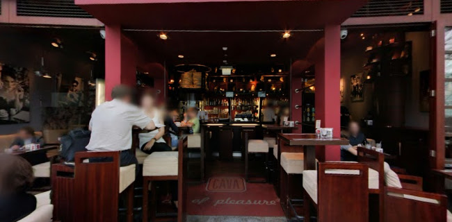 CAVA Organic Bistro Café Złote Tarasy - Gastronomia