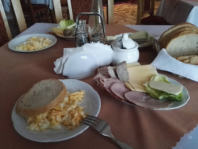 http://www.zajazdpodgoleszem.com.pl/