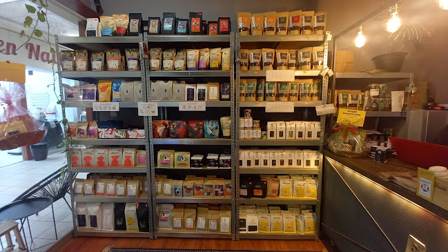 Centrum Handlowe LAND, duży budynek, wejście z antresoli nad wjazdem do garażu, Wałbrzyska 11/lok. 148a, 02-743 Warszawa