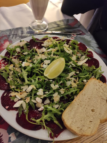 Restauracja Pizzeria Kawiarnia Deliszys - Gastronomia