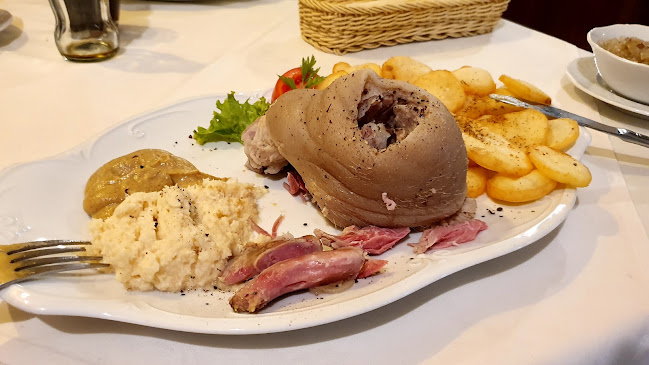 Restauracja Mazowsze. Tradycyjna Polska Kuchnia. Olbrzymie Porcje.