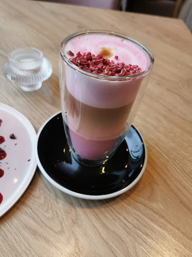 Besova - kawiarnia z przyjemnością - Gastronomia