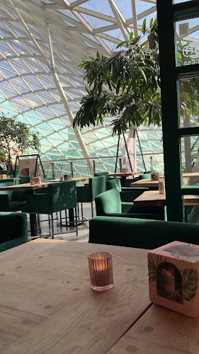 CAVA Organic Bistro Café Złote Tarasy - Warszawa