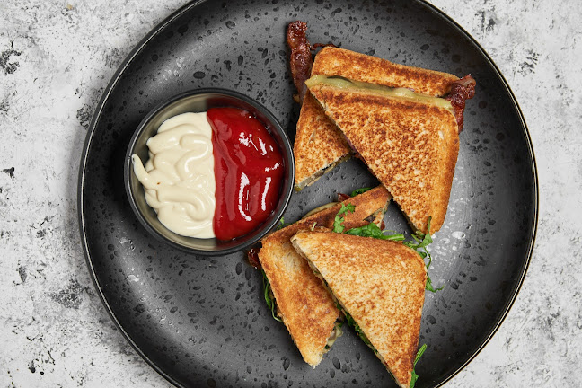 Klimasa 37d/1, 50-515 Wrocław, Polska