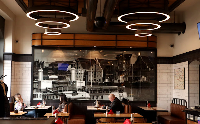 Aleja Papieża Jana Pawła II 42, 70-415 Szczecin, Polska