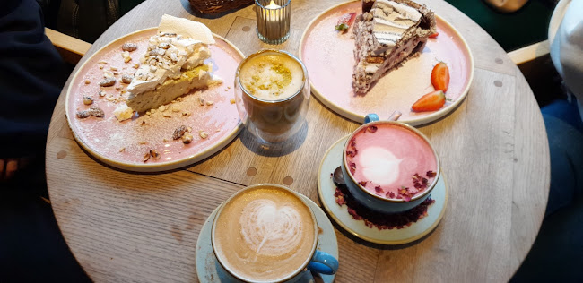 CAVA Organic Bistro Café - Warszawa