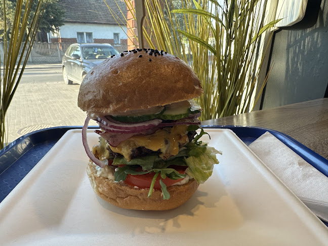 Mikey Neo Bistro - Gastronomia