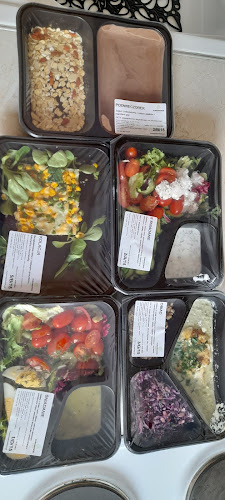 Opinii despre Chefcare catering dietetyczny în Kobyłka - Gastronomia