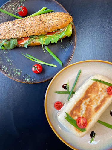 Comentarii opinii despre White Taste