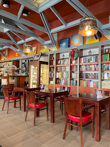 Akcent Kawiarnia i Księgarnia - Gastronomia