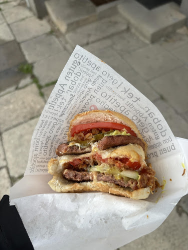 Budka z fast foodami