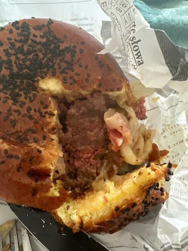 Comentarii opinii despre Trzykrotny Mistrz Burgerowy | Warszawa