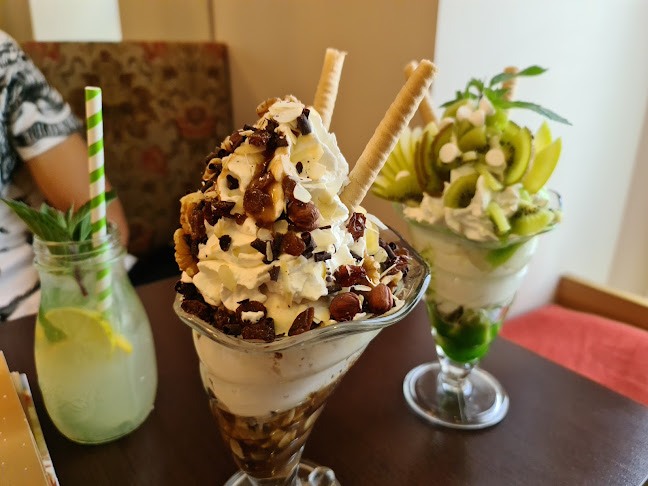 Gidle Cafe. Lodziarnia, cukiernia