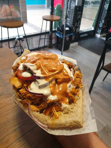 Opinii despre Moon kebab wołow 24h în Wołów - Gastronomia