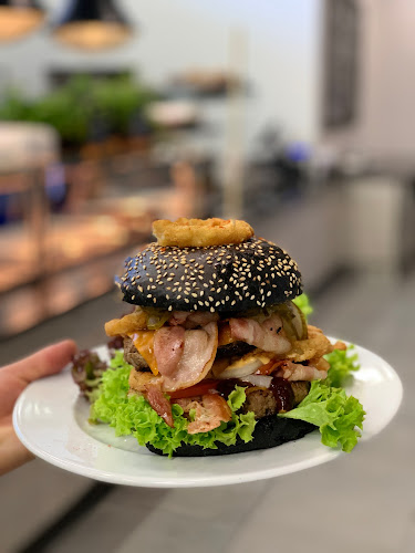 Rewolucji 1905 37/39, 91-214 Łódź