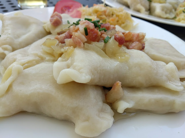 Pierogarnia Pod Blaszanym Kotem Swojskie Jedzenie Pierogi - Toruń