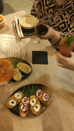 Opinii despre Scena Bar & Restaurant în Piła - Gastronomia