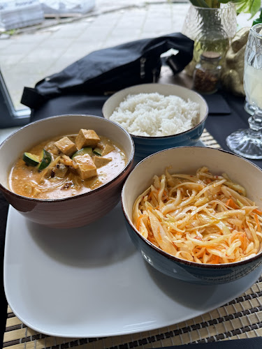 Yam Yam Thai To Go - Gastronomia