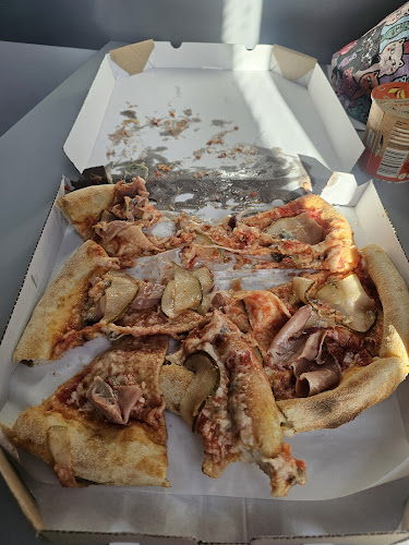 Klub Muzyczny (Pizzeria) „Piekarnik” - Gastronomia