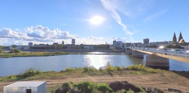 "Pączki prostu z mostu" (Berliner Pfannkuchen) - Gastronomia