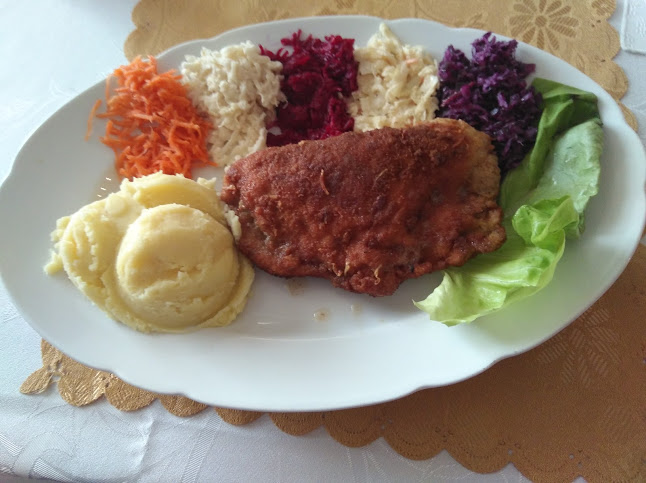 Reviews of Pod Goleszem s.c. Zajazd. Madejczyk A.D. Noclegi Przyjęcia Bankiety Restauracja Imprezy in Jasło - Gastronomia