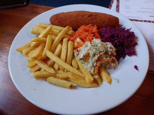 Męczenników Oświęcimskich 115, 43-229 Ćwiklice