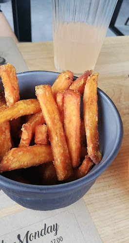 Comentarii opinii despre Black Burger