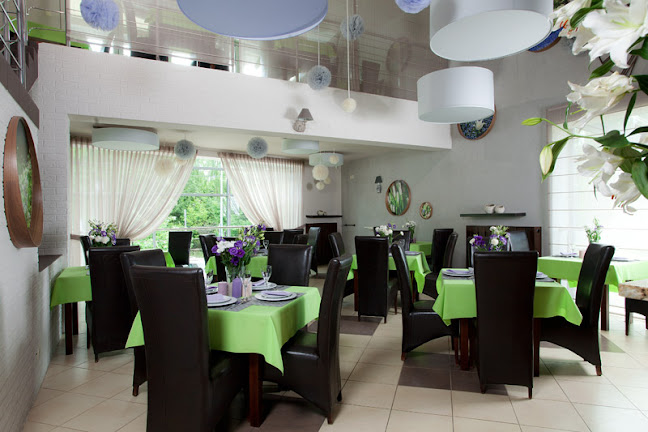 Łączności 1B, 05-552 Łazy