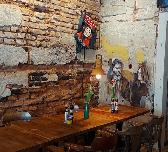 3 Maja 7, 35-030 Rzeszów