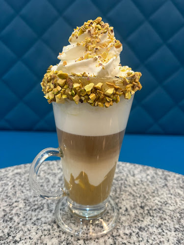 Lodówka, Lody Naturalne i Kawiarnia