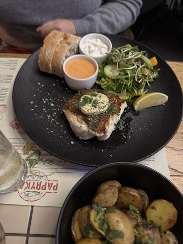 Paprykarz Fish Market - Gastronomia