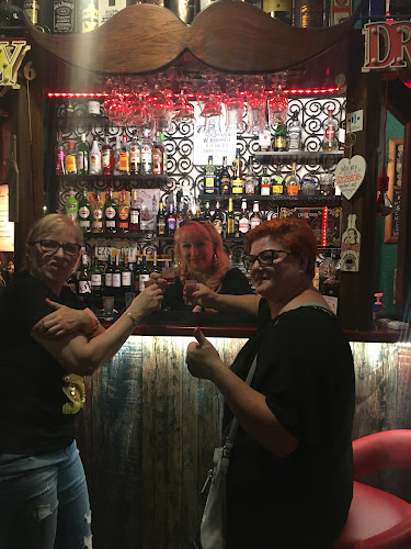 Opinii despre Klub muzyka "Pod Wąsem" în Lądek-Zdrój - Gastronomia