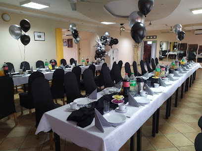 Cafe Club Polonia Organizacja imprez okolicznościowych i sportowych Sala