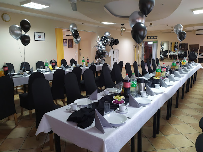 Cafe Club Polonia Organizacja imprez okolicznościowych i sportowych Sala