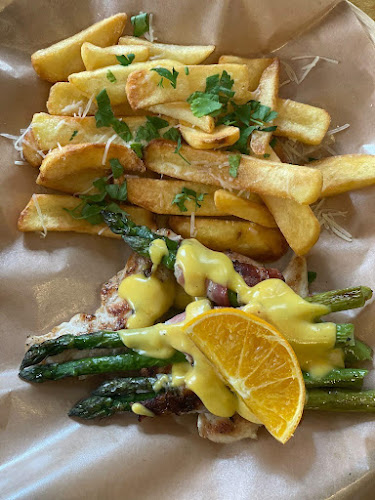 Opinii despre Burger Mama în Warszawa - Gastronomia