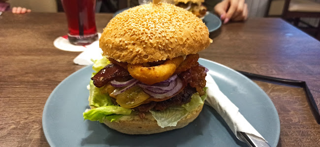 Restauracja Zasolony Burger & More