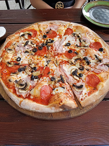 Pizzeria & Pub MASKA